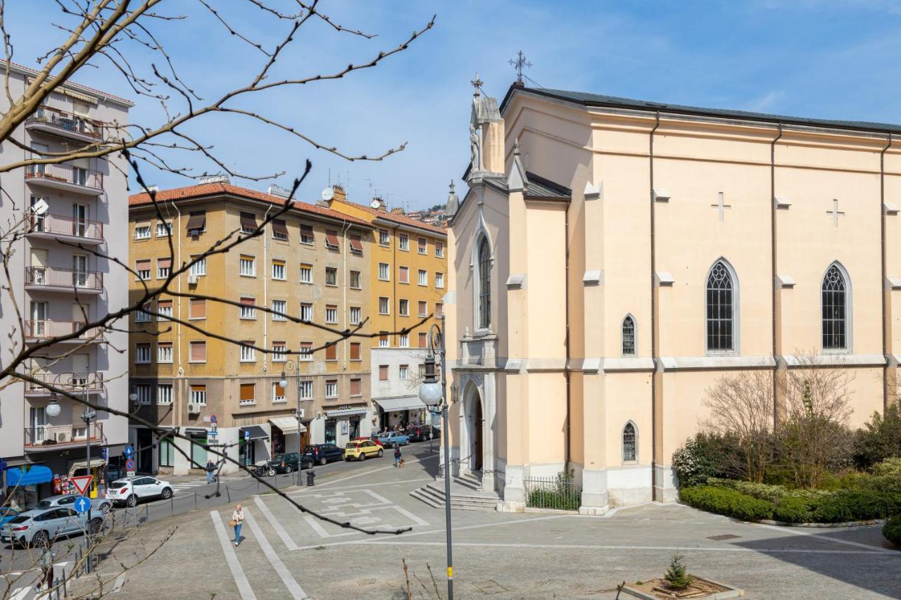 Suite Foscolo, In Piazza A Триест Экстерьер фото